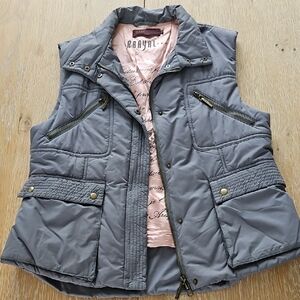 Arayal Women's Green/Gray Quilted Vest